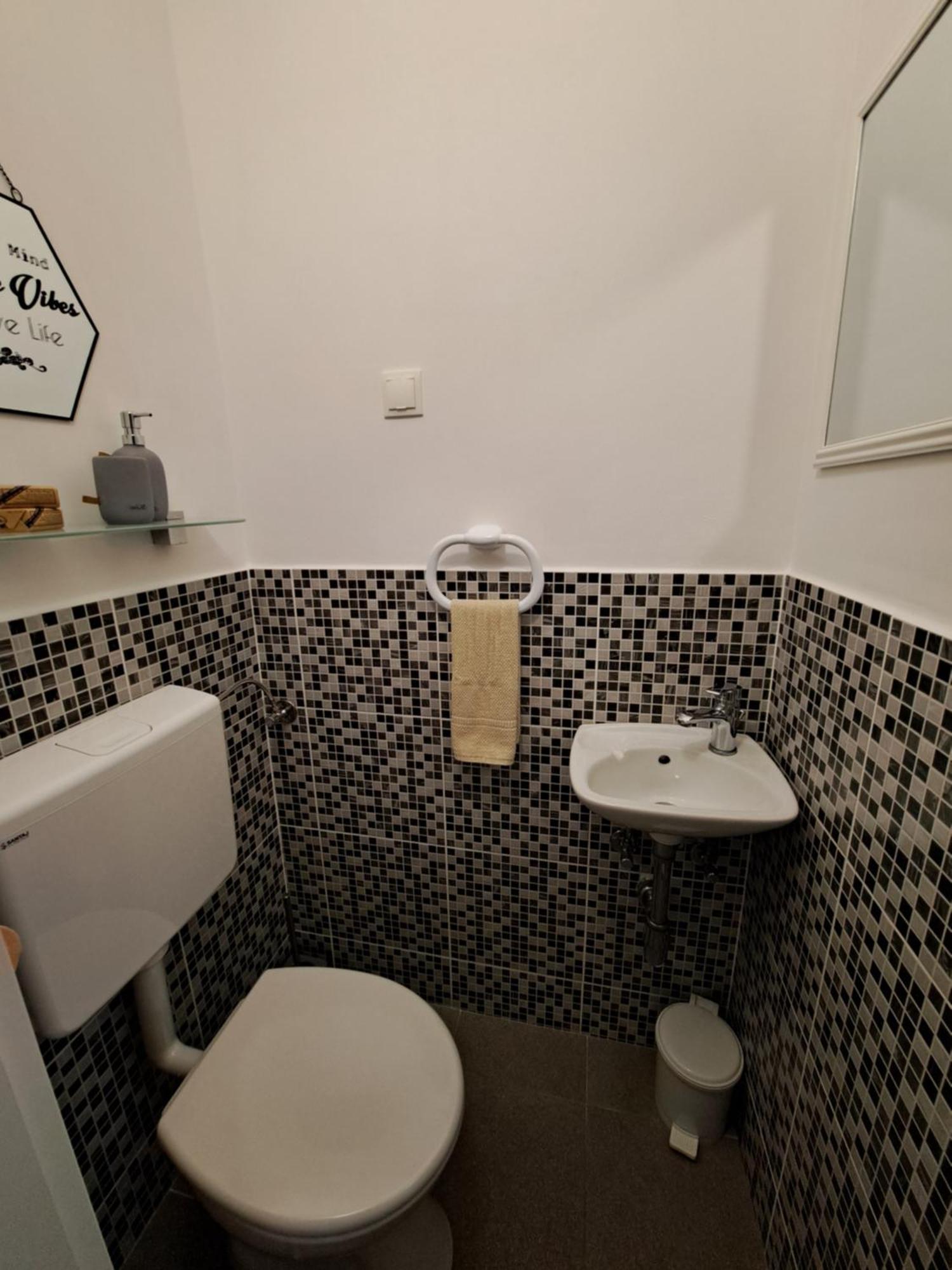 Kuca Za Odmor Eni **** Villa Šibenik Exteriör bild