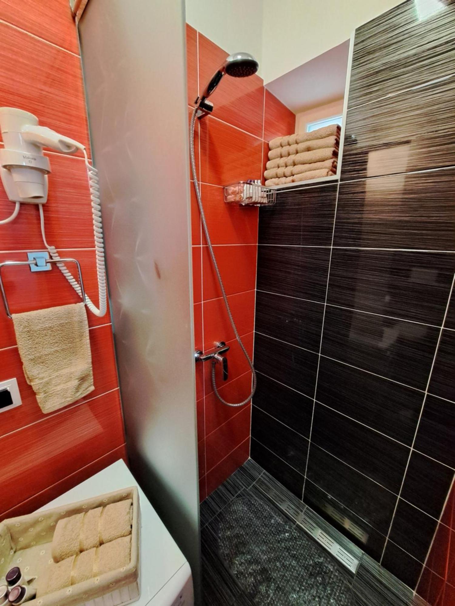 Kuca Za Odmor Eni **** Villa Šibenik Exteriör bild