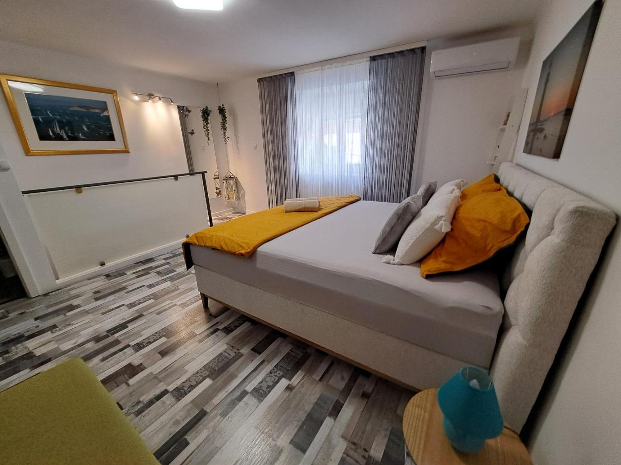 Kuca Za Odmor Eni **** Villa Šibenik Exteriör bild