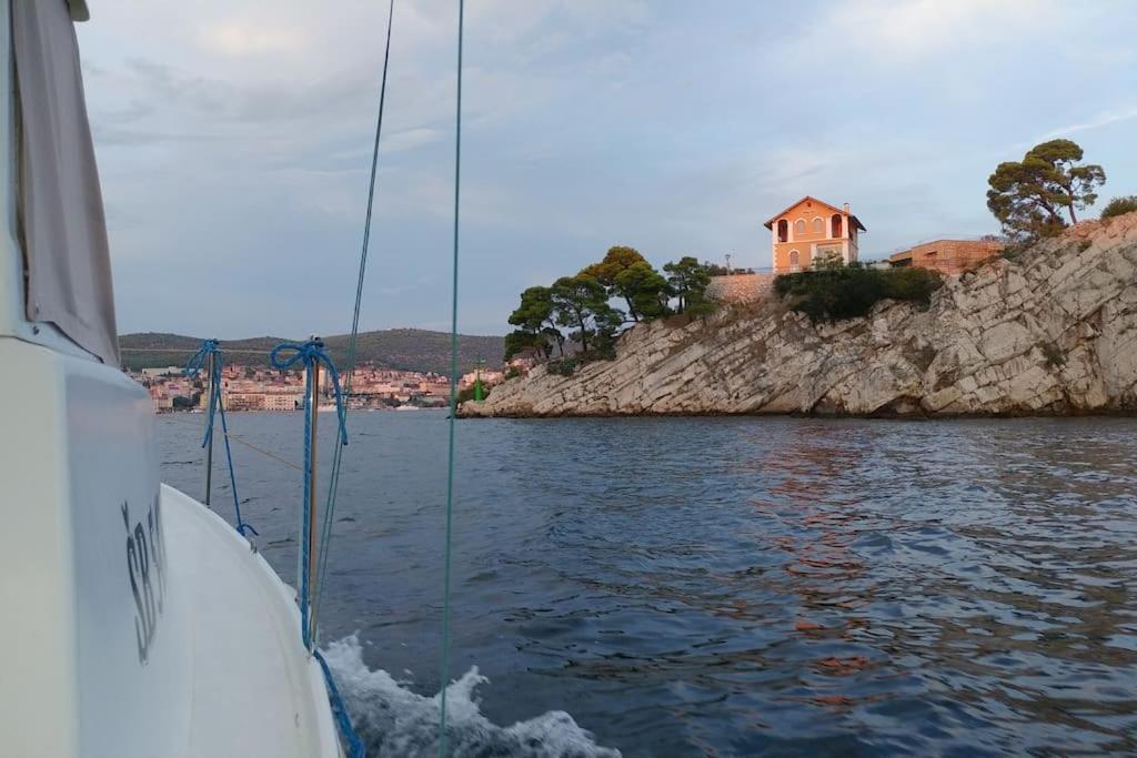 Kuca Za Odmor Eni **** Villa Šibenik Exteriör bild